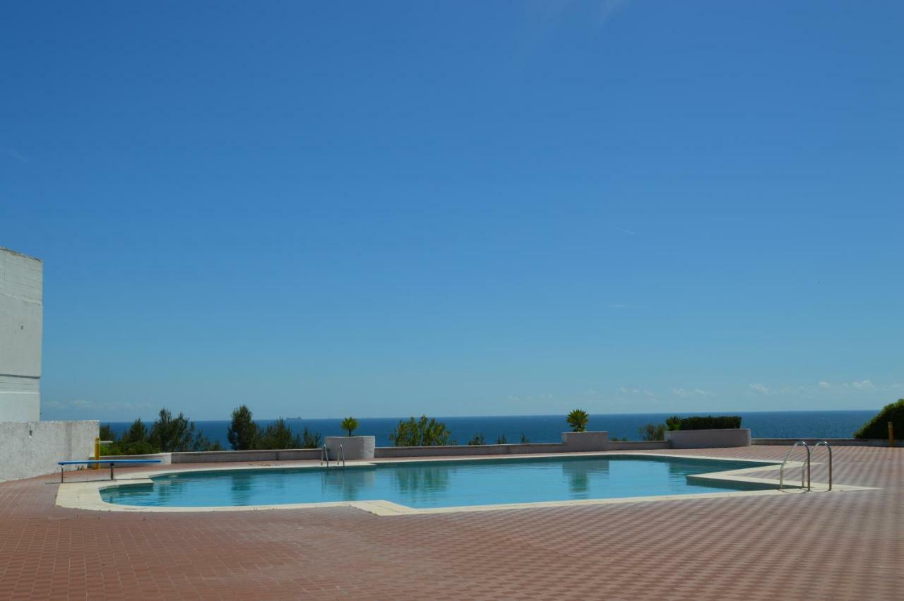 Amazing Beach & Pool Apartment With Garden Sesimbra Bagian luar foto